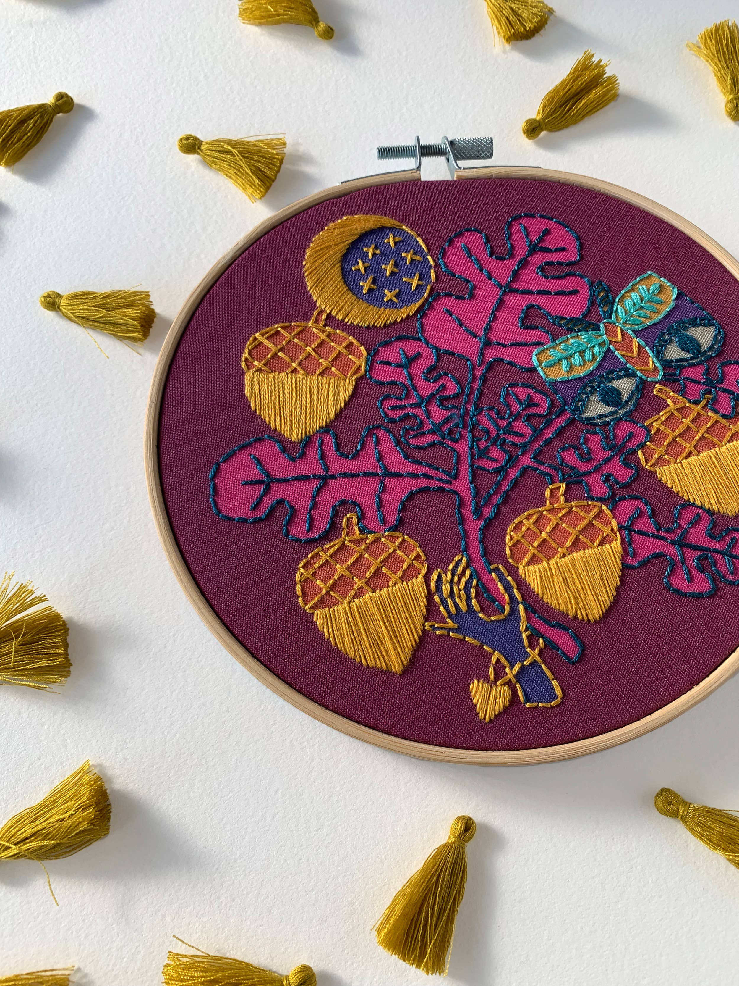 Acorns Embroidery Kit - Handcraft Harbor