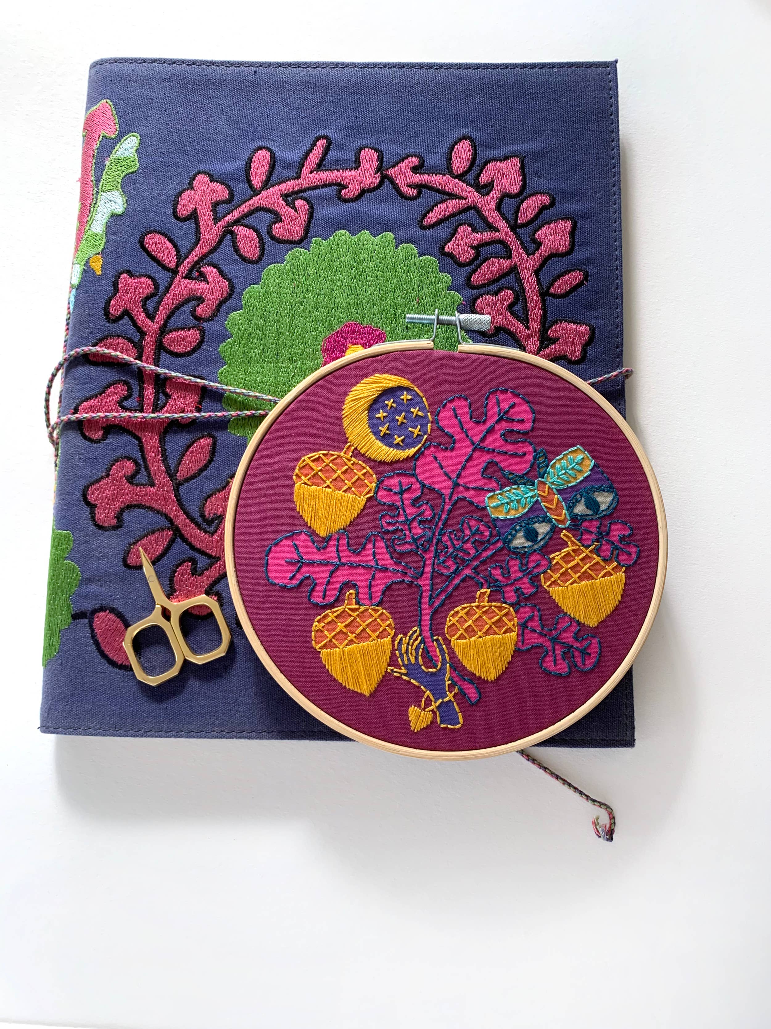Acorns Embroidery Kit - Handcraft Harbor