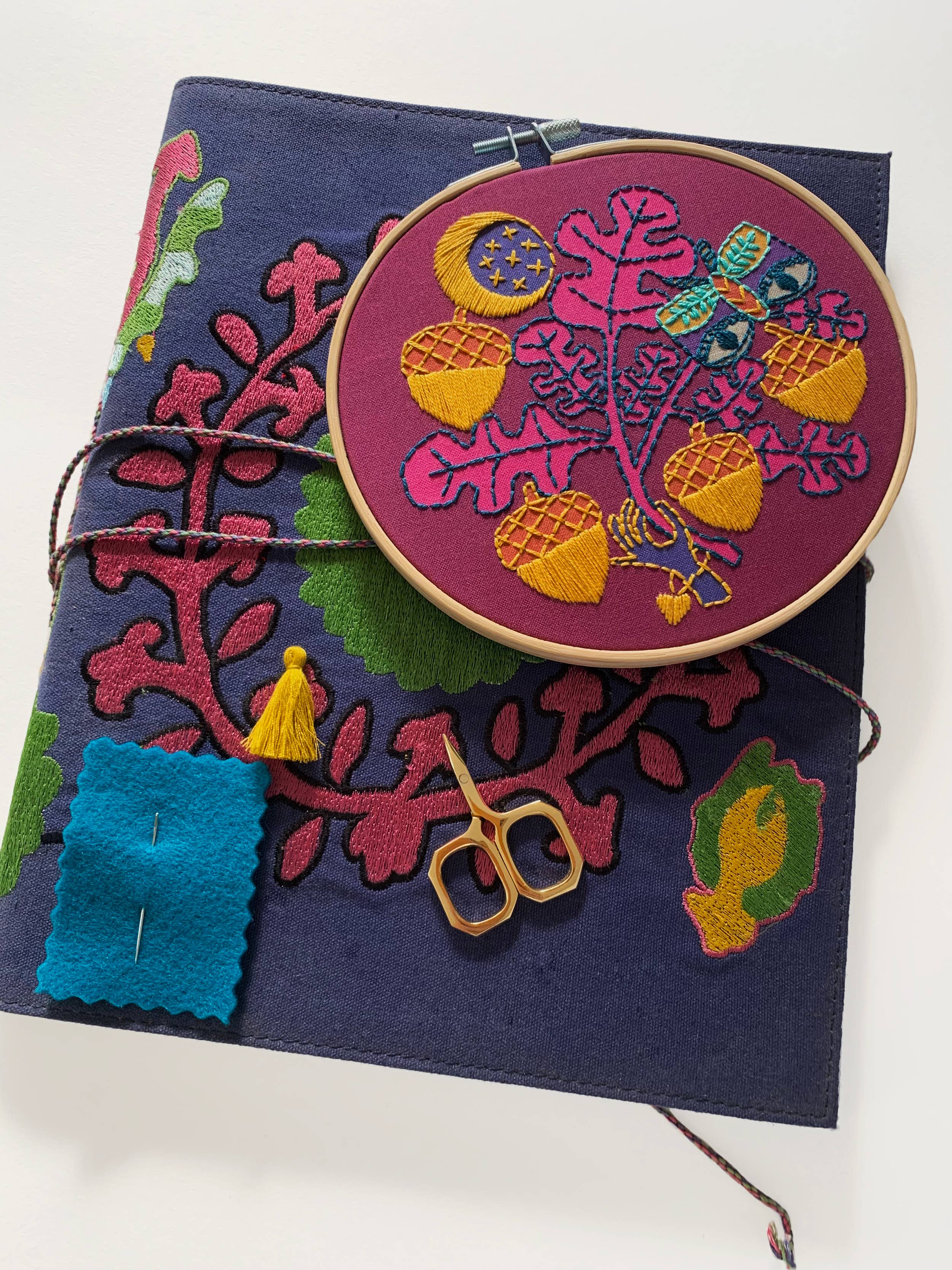 Acorns Embroidery Kit - Handcraft Harbor