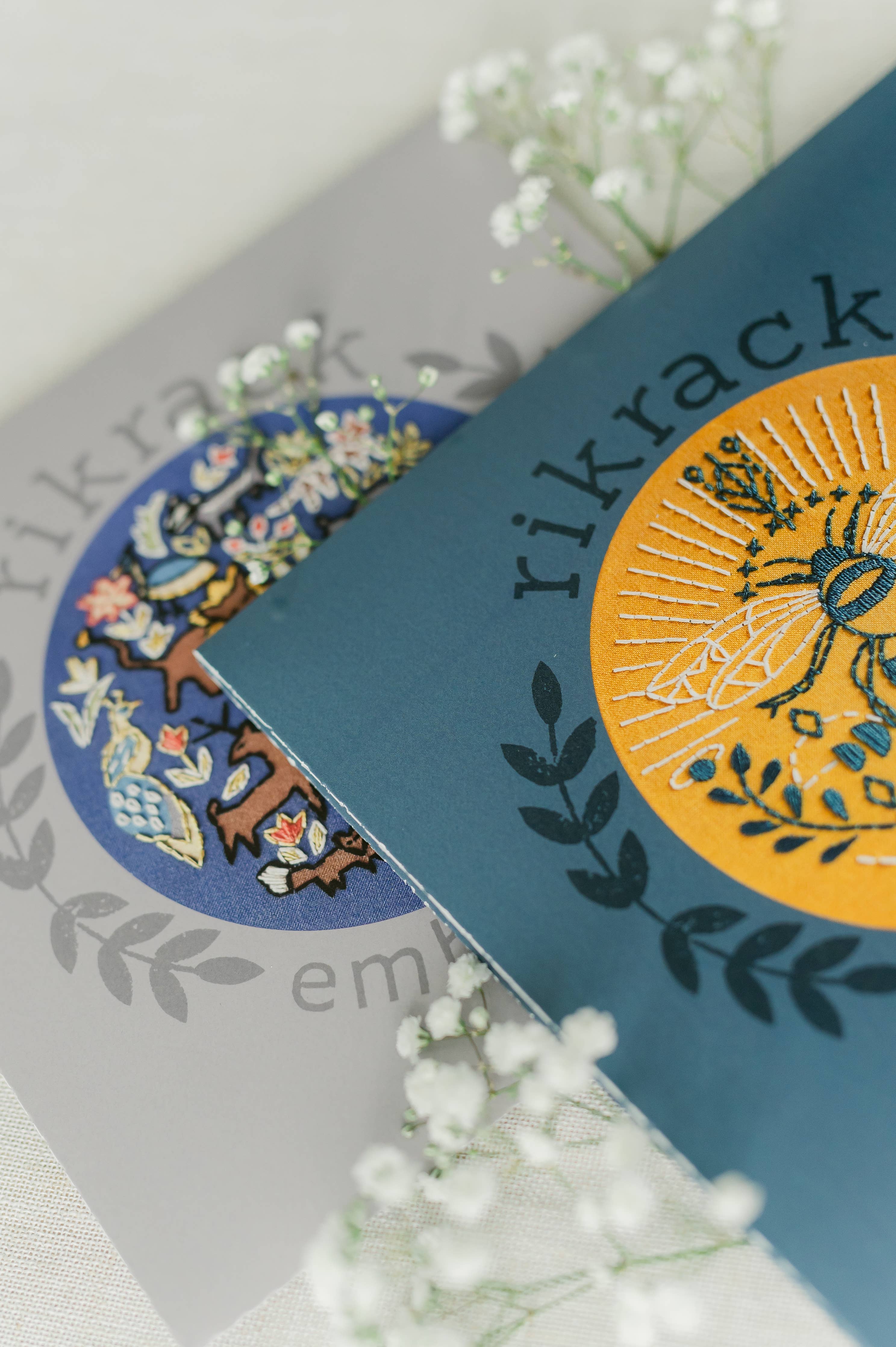 Bee Embroidery Kit - Handcraft Harbor