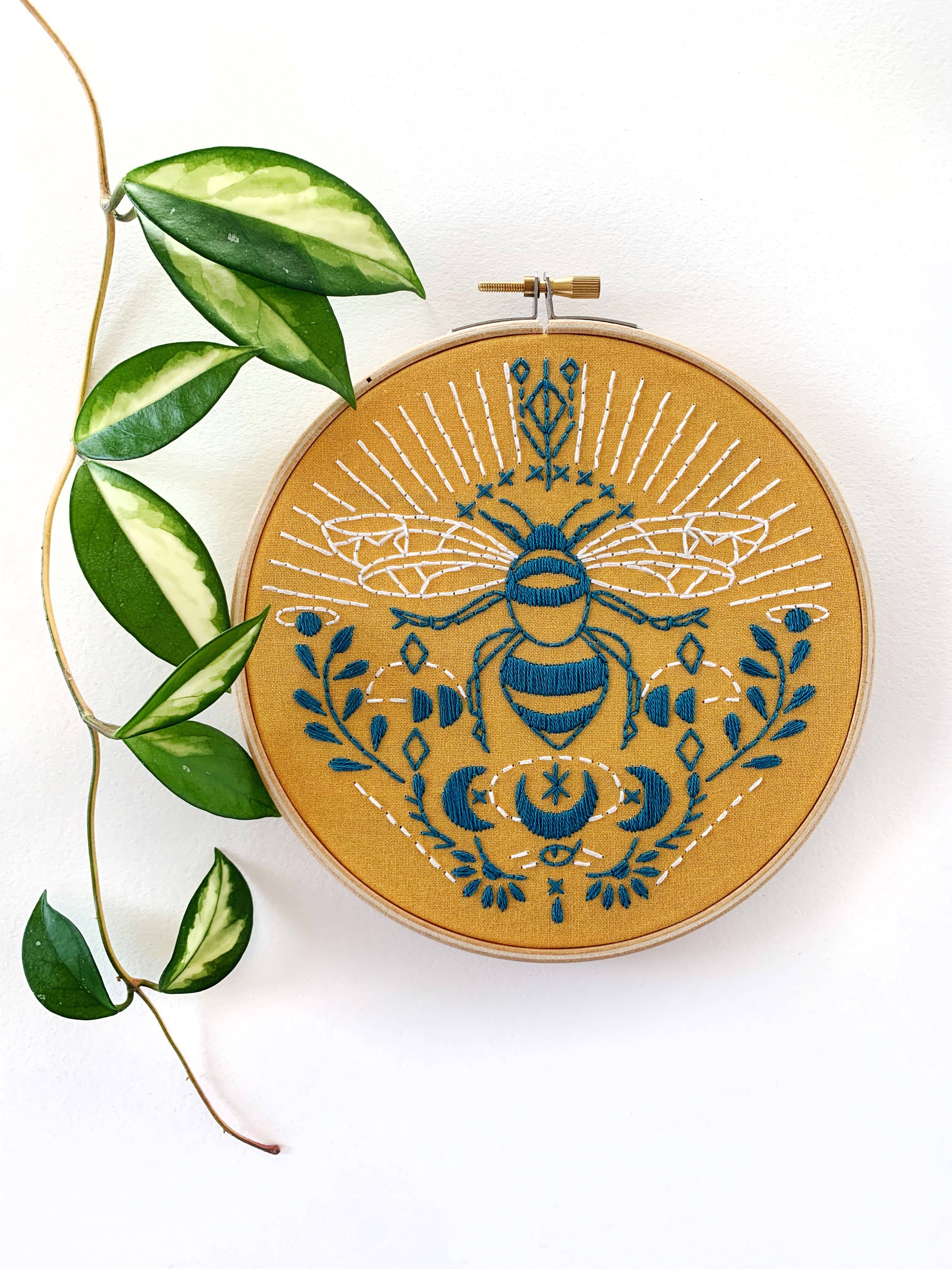Bee Embroidery Kit - Handcraft Harbor