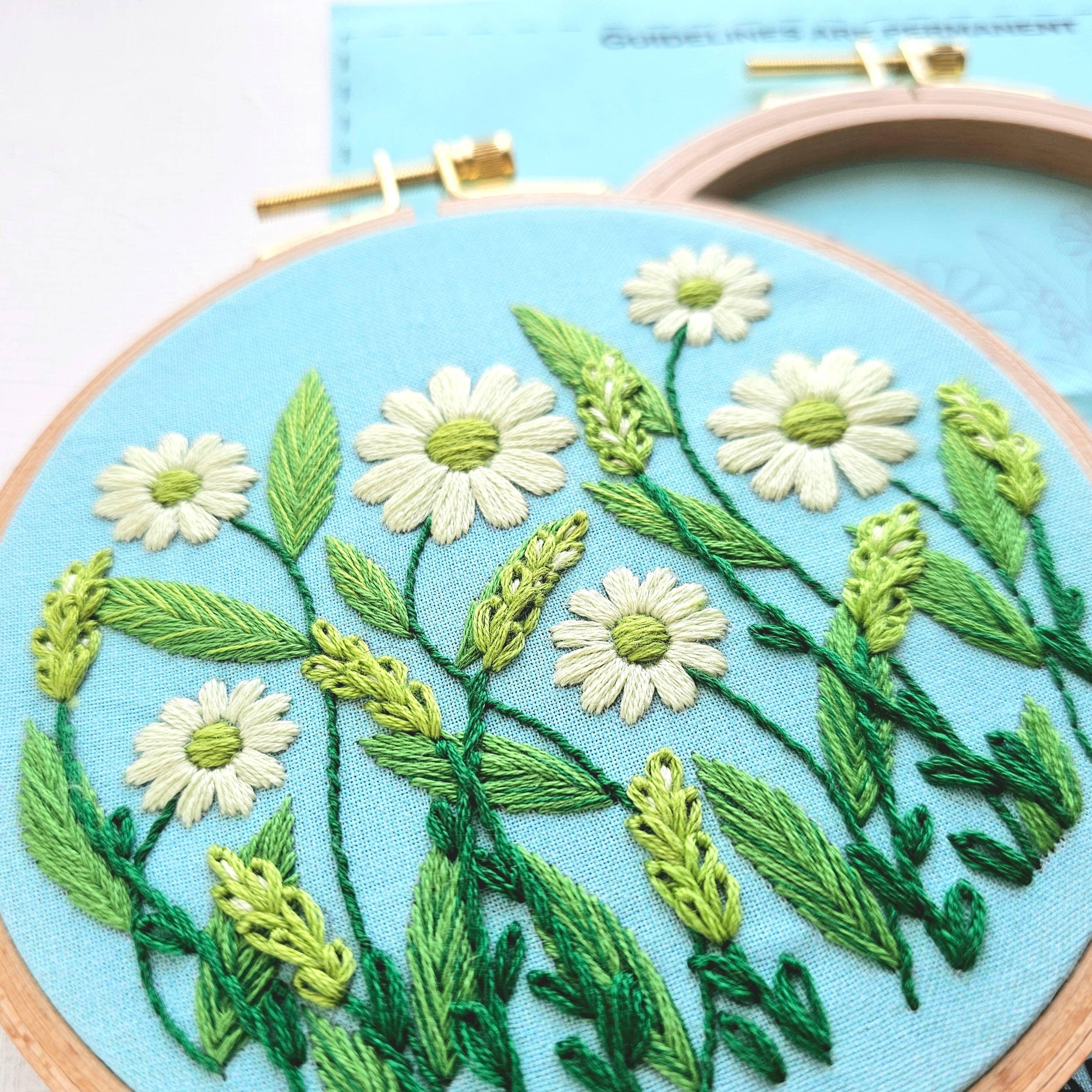 Daisy Field Beginner Embroidery Kit - Handcraft Harbor