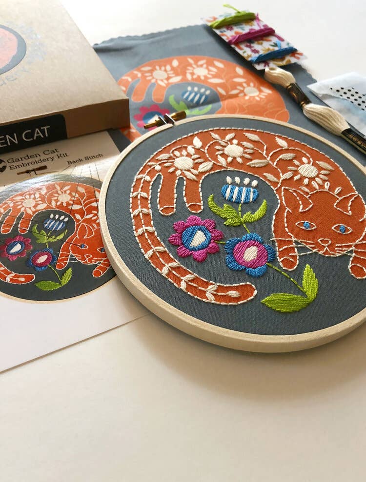 Garden Cat Embroidery Kit - Handcraft Harbor