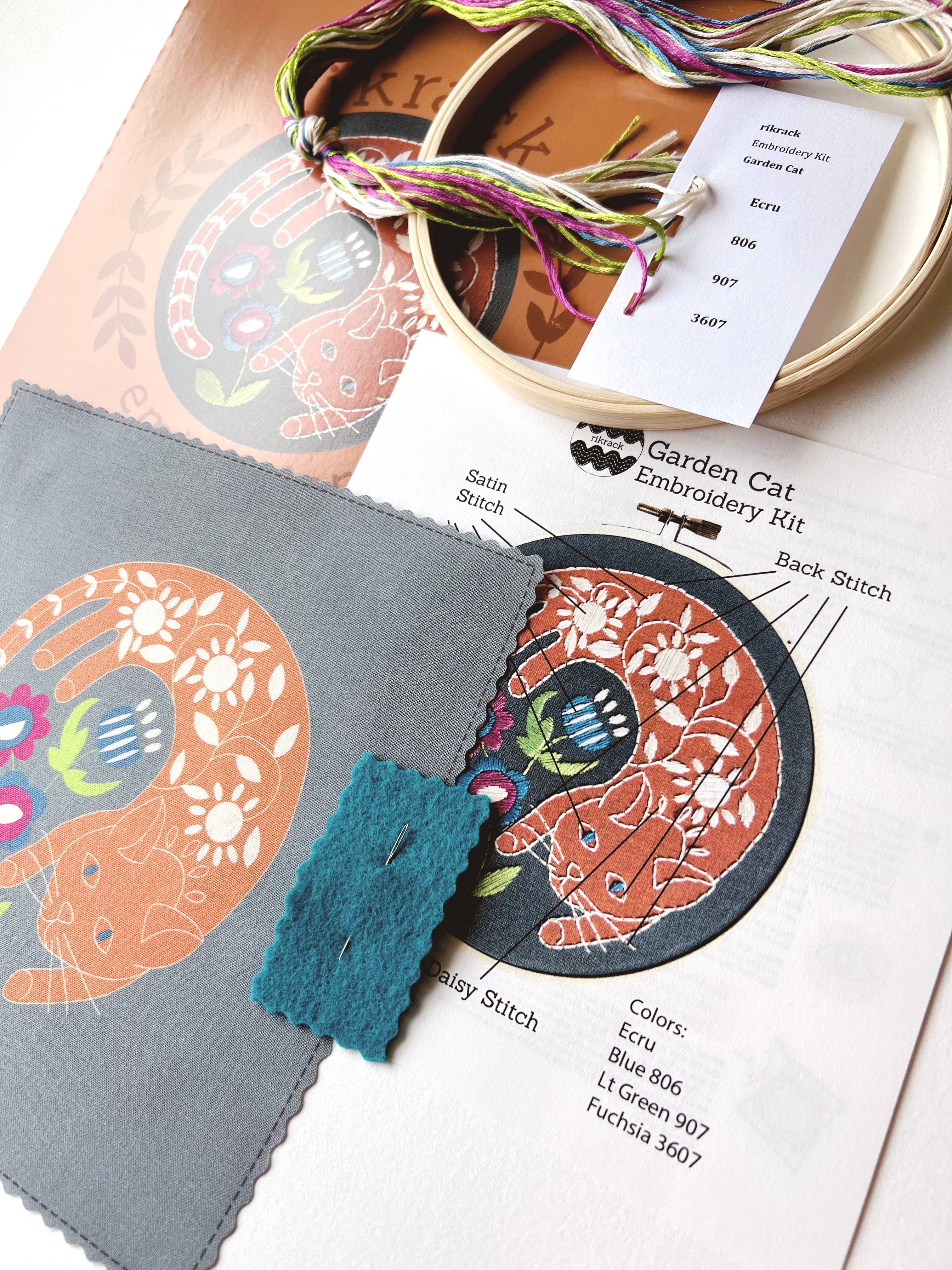Garden Cat Embroidery Kit - Handcraft Harbor