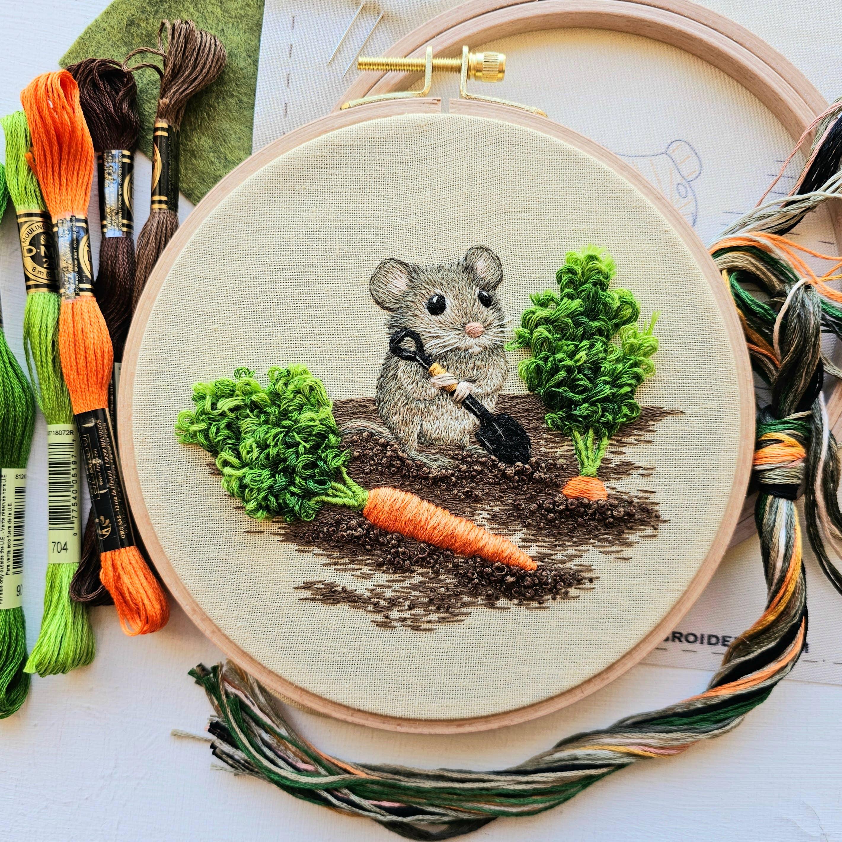 Garden Mouse Embroidery Kit - Handcraft Harbor