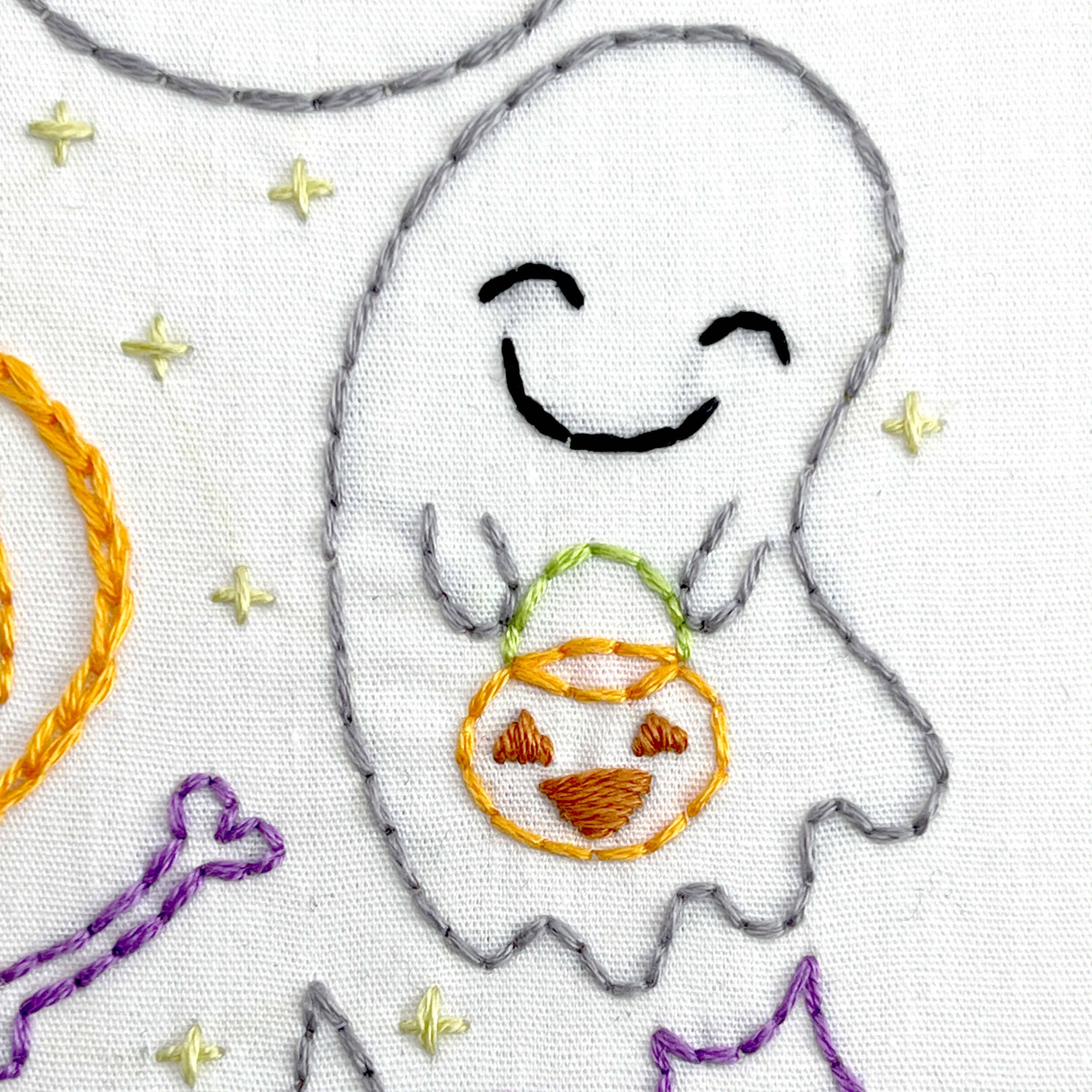 Ghost Friends 8" Embroidery Kit - Handcraft Harbor
