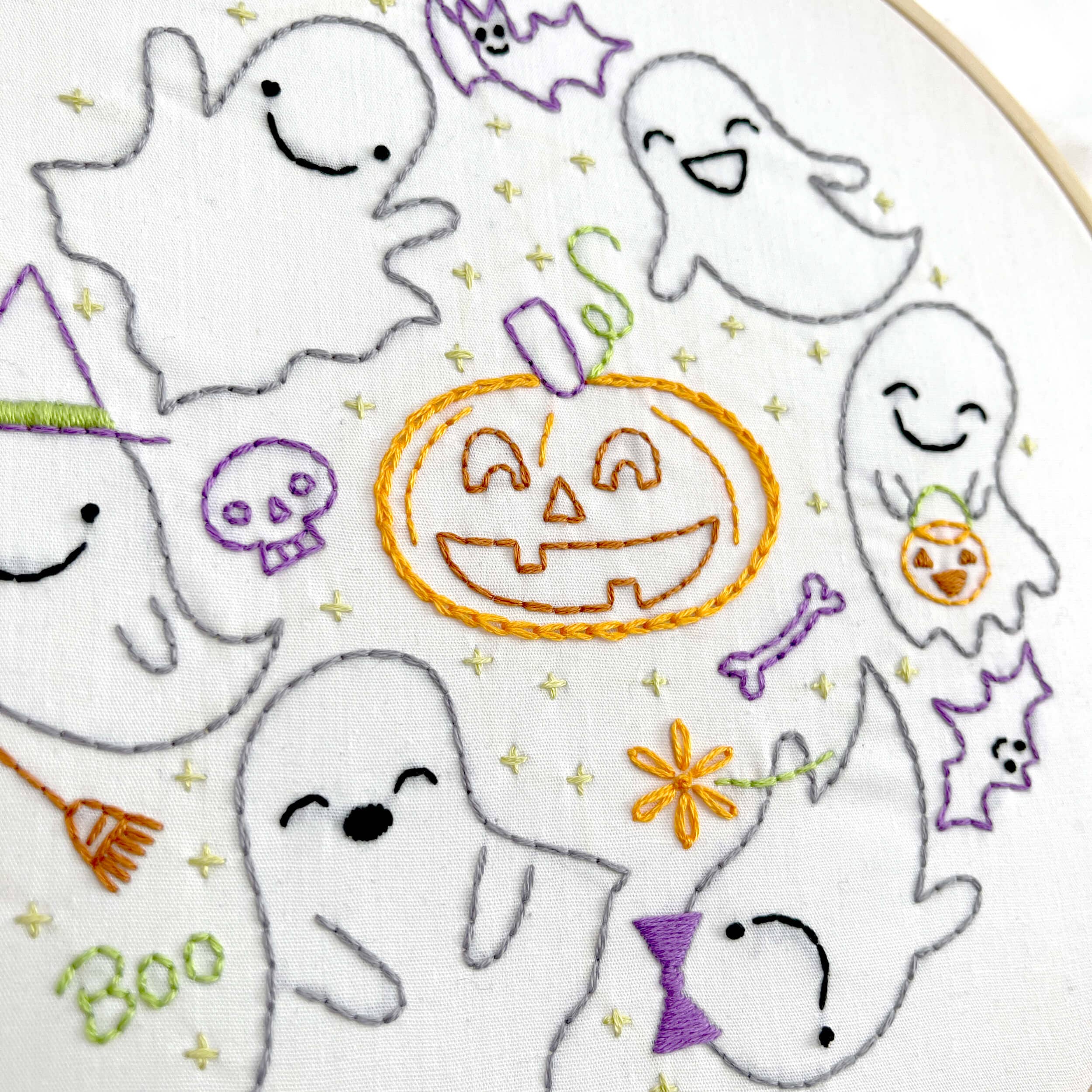 Ghost Friends 8" Embroidery Kit - Handcraft Harbor